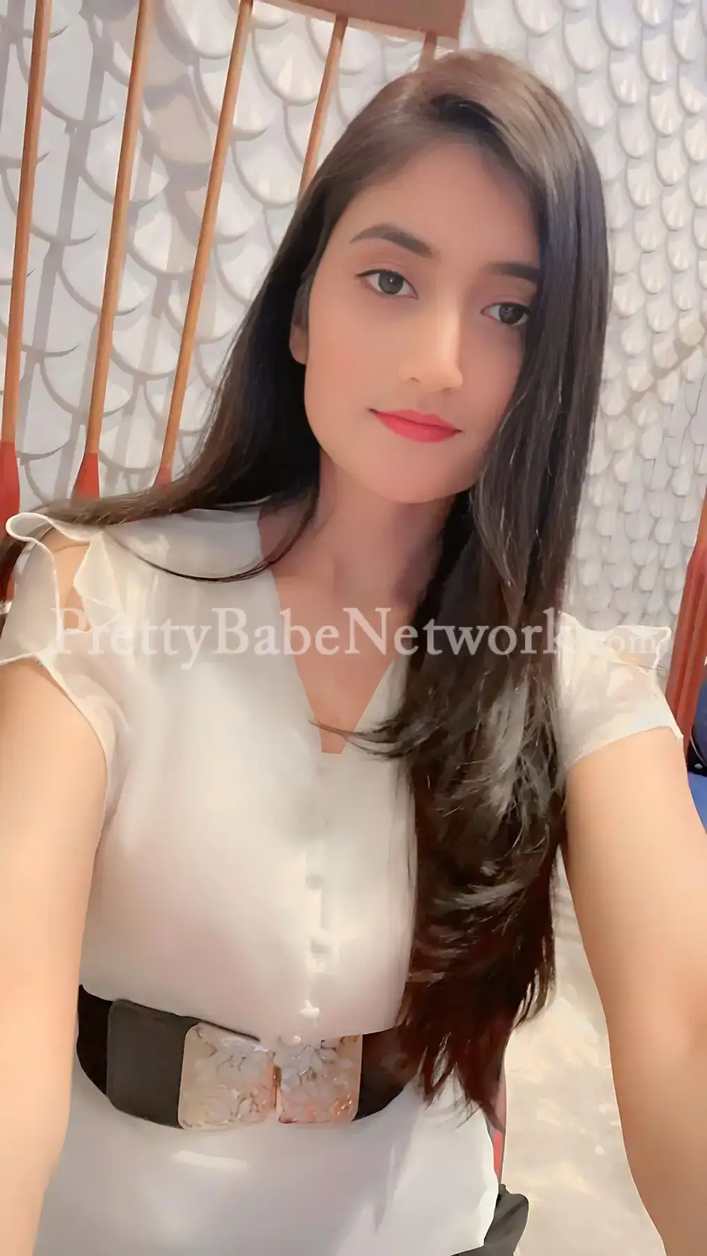 Experience Luxury with 21-year-old Girl Arohi Sharma in Benson Town
